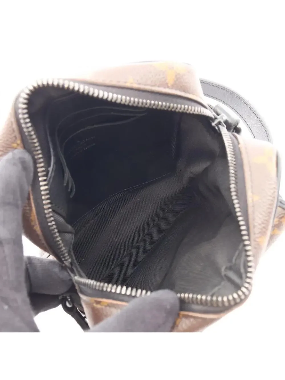 Louis Vuitton Christopher Wearable #300133L11B